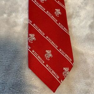 Wisconsin Badgers Mens Necktie College University Striped‎ Red Neck Tie